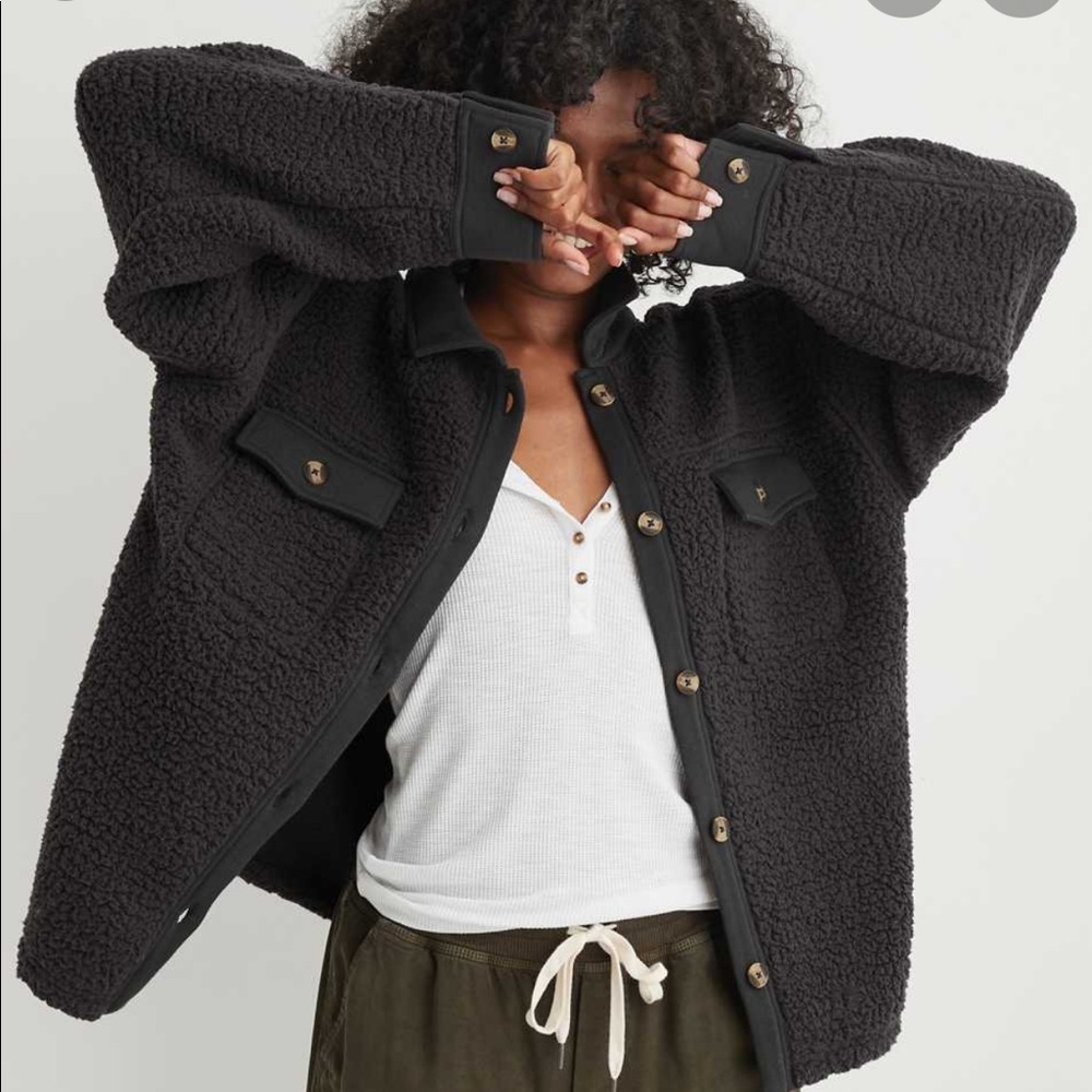 Aerie Cloud Sherpa Jacket size large RARE